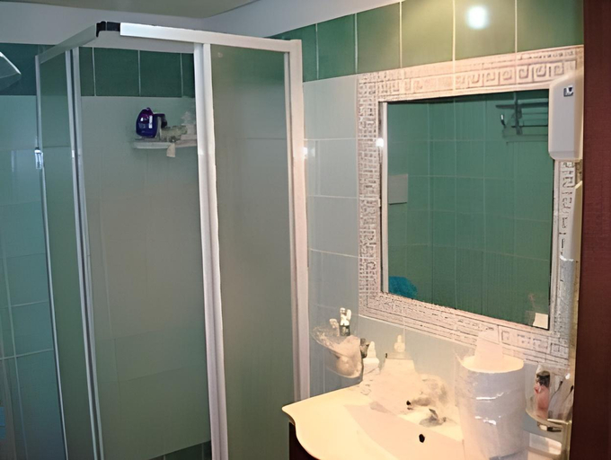 Bathroom 5, Villa Linda, Messina