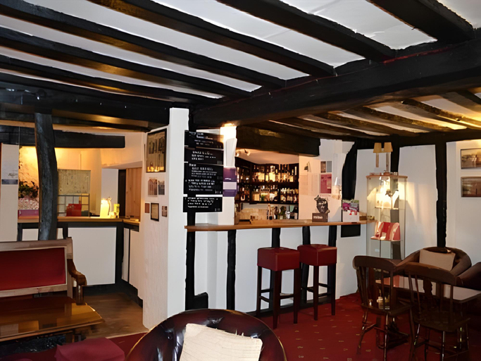 Others 4, Six Bells, Suffolk