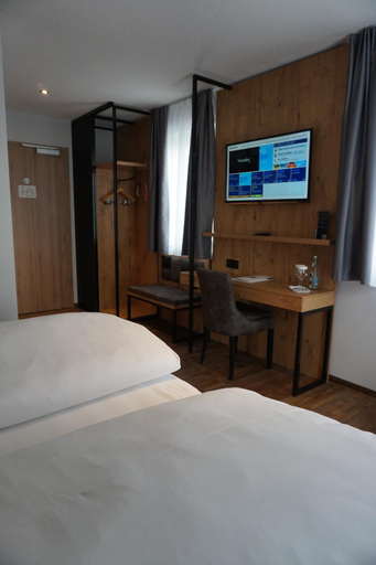 Bedroom 3, Hotel Gruner Baum, Kaufbeuren