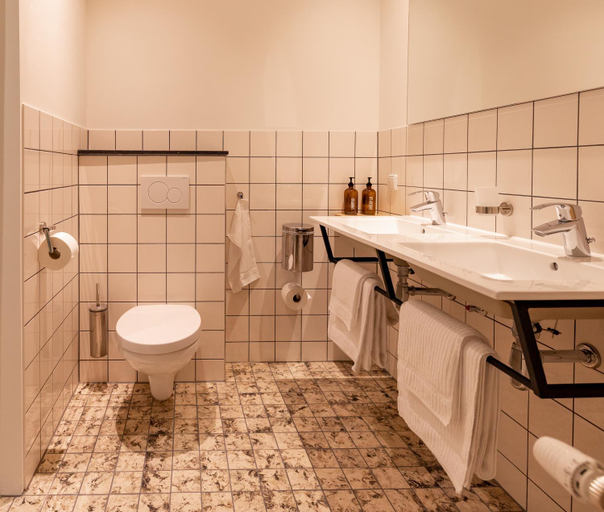 Bathroom 3, B&B Kroontjesduin, Den Helder