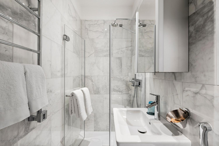 Bathroom 2, The Joseph, Vilniaus