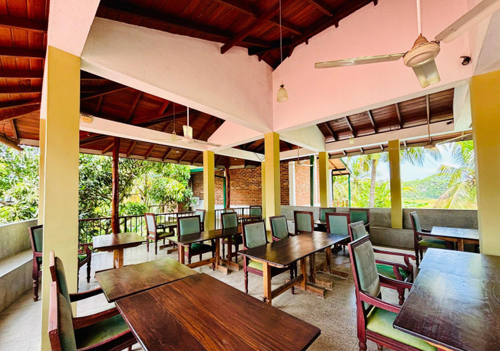 Food & Drinks 2, Hostel 98, Thissamaharama