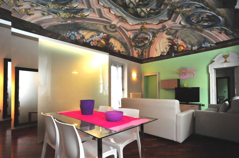 Dining Room 24