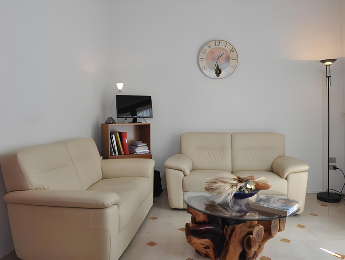 Others 2, A.A.A. Armonie B&B, Mantua