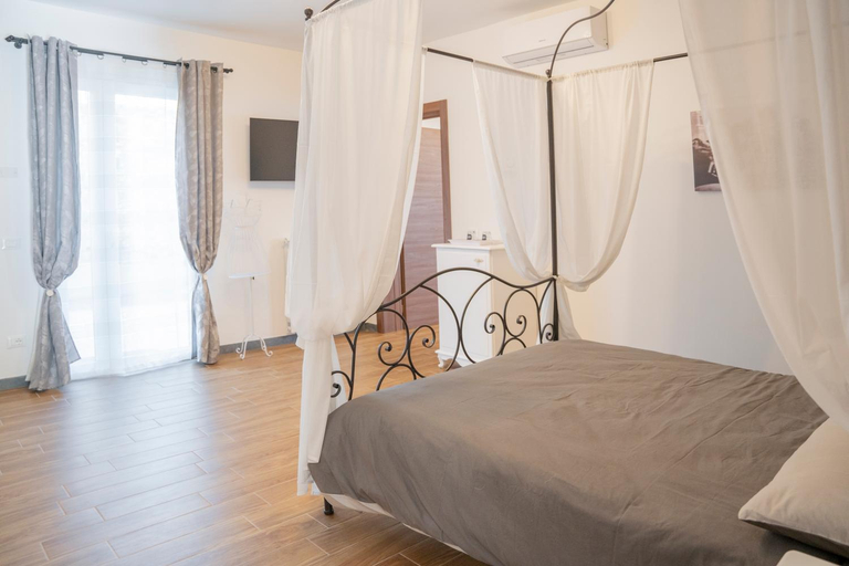 Bedroom 26