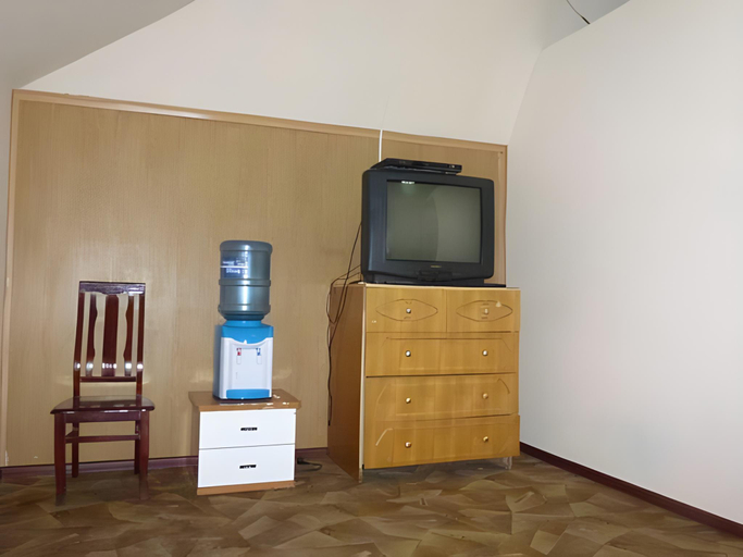 Others 5, Motel Negus, Artem gorsovet