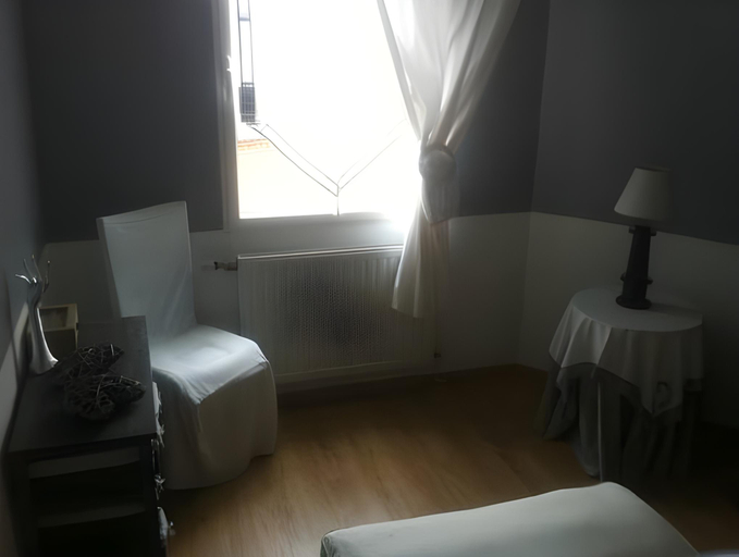 Bedroom 2, Villa des Sarcelles, Somme