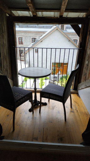 Others 2, Chez Jacquie et Fifi, Hautes-Alpes