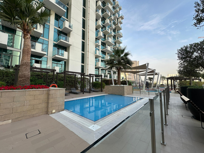 Sport & Beauty, Sunset Haven - Chic Creek Studio, Dubai