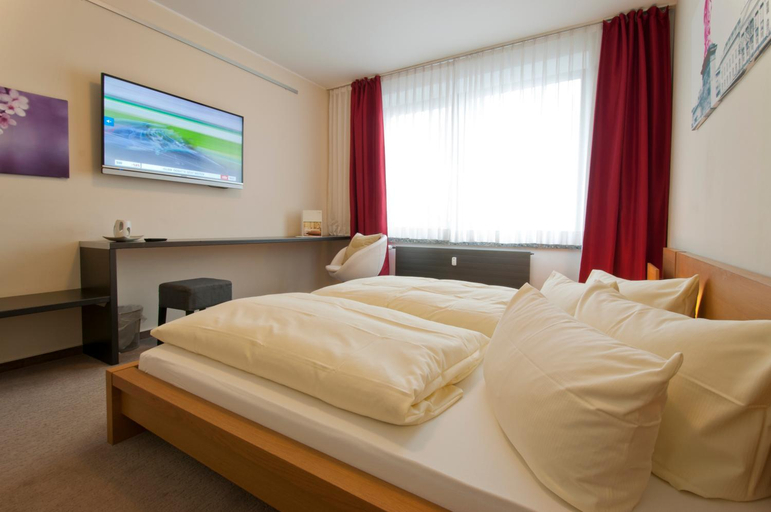 Bedroom 26