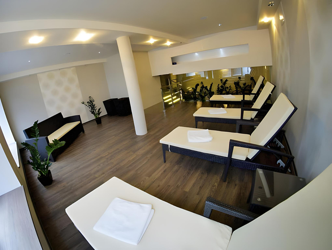 Others 5, Hotel Lucivna, Poprad