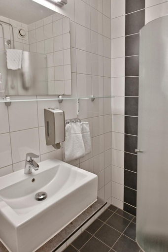 Bathroom 4, Hotel Amadeus Halmstad, Halmstad
