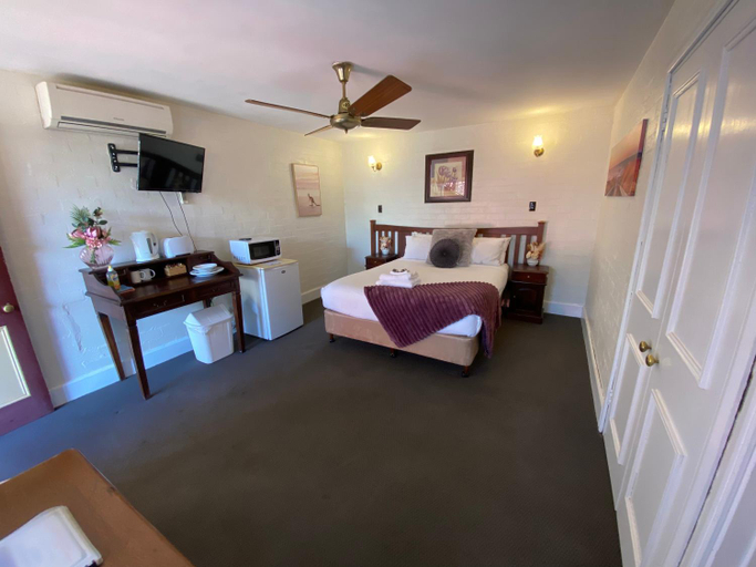 Bedroom 8