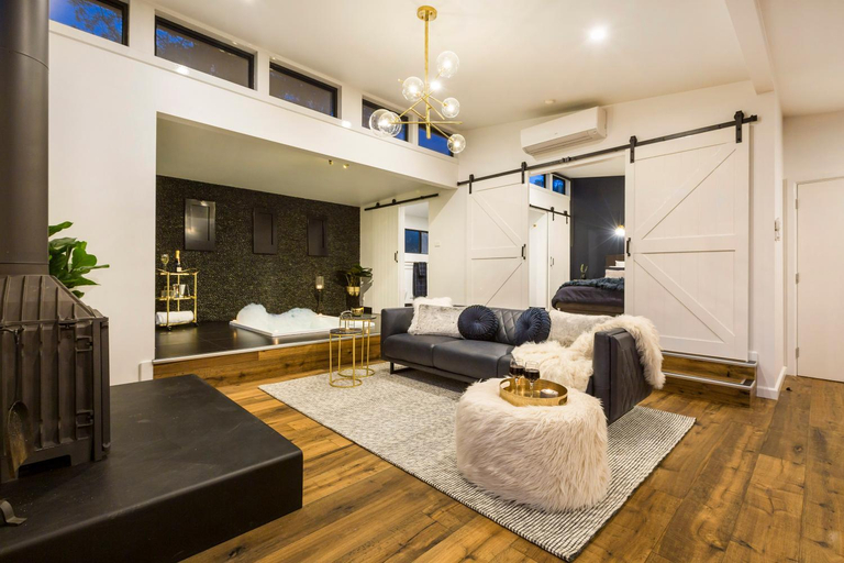 Others 5, Kudos Villas, Hepburn - East