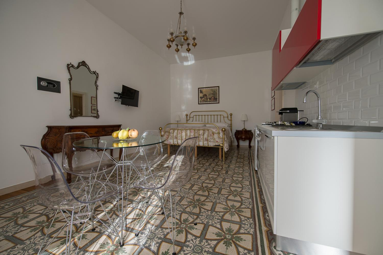 Others 2, Ai Cappuccini Guest House, Bari