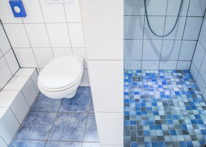 Bathroom 5, Hotel Tum Stuurmann, Dithmarschen