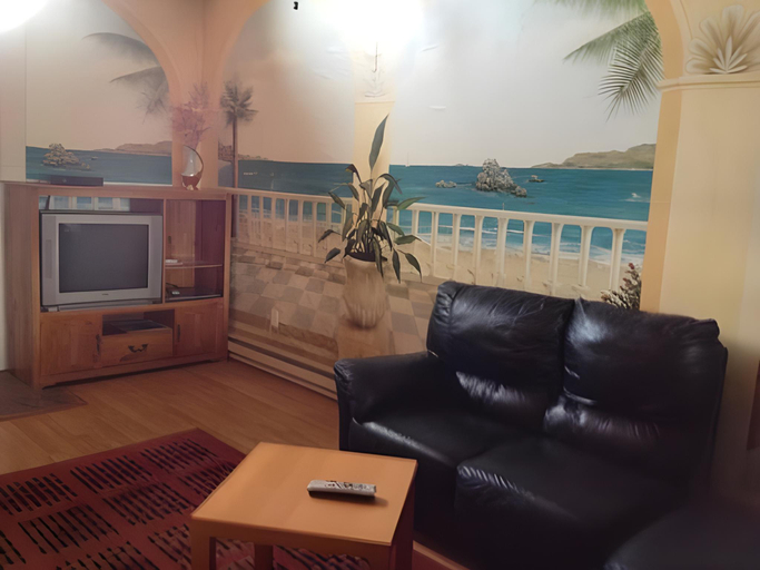 Others 4, Wanderlust Inn, Grays Harbor