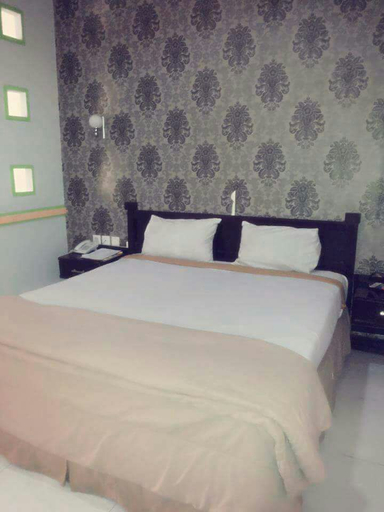Bedroom 2, Hotel Grand Star, Parepare