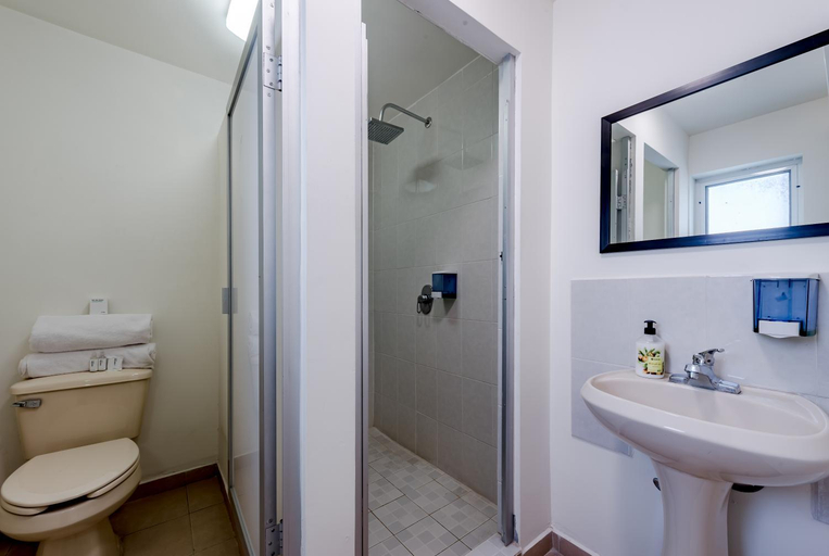 Bathroom 2, Suites Ejecutivas Monterrey, Monterrey
