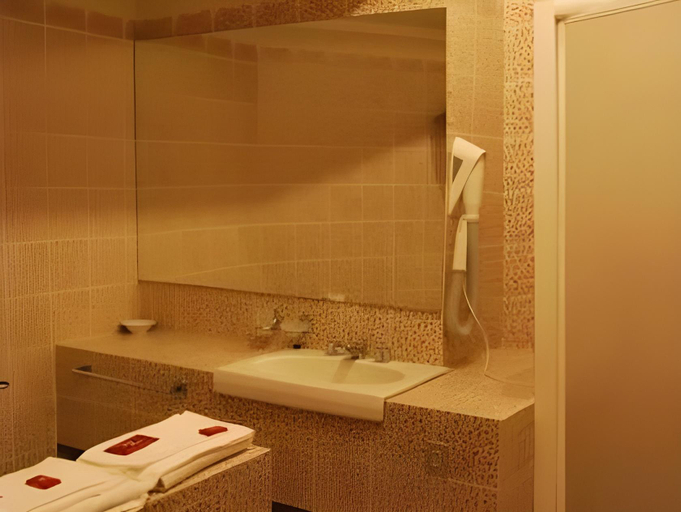 Bathroom, Nuovo Mondo, Perugia