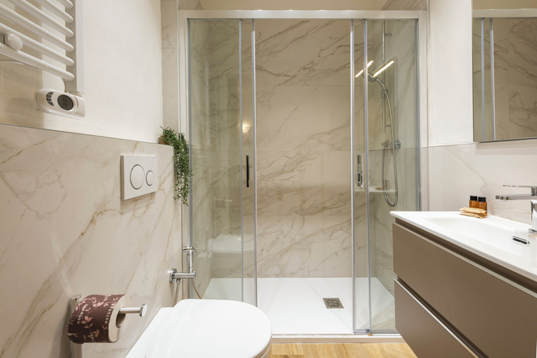 Bathroom 3, Salutati Apartments by MMega, Florence