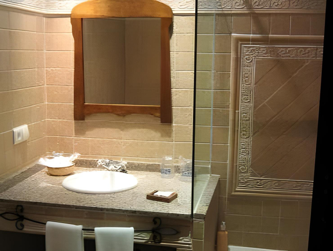 Bathroom 2, Hostal El Escudo de Mijas, Málaga