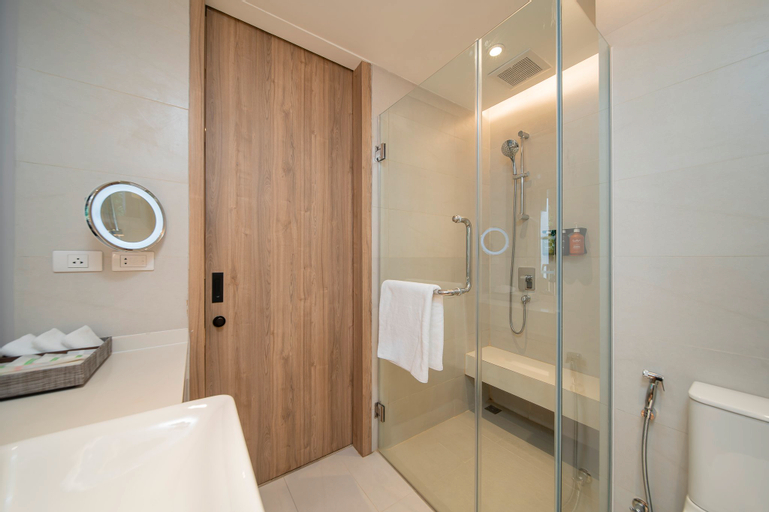 Bathroom 15