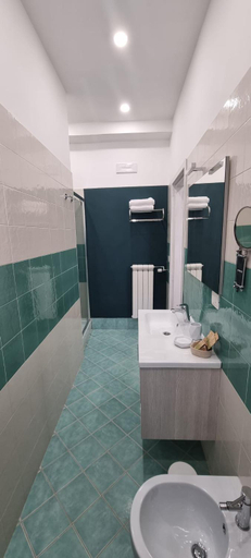 Bathroom 2, Casa Memi, Salerno