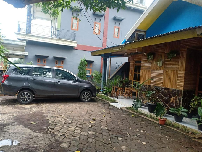 Exterior 10