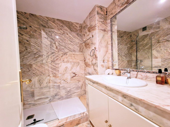 Bathroom 5, Villa Victoria, Málaga