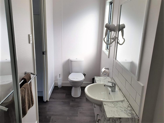 Bathroom 3