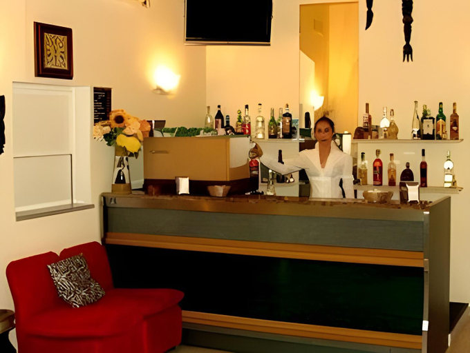 Food & Drinks 5, Hotel Caribe, Lucca