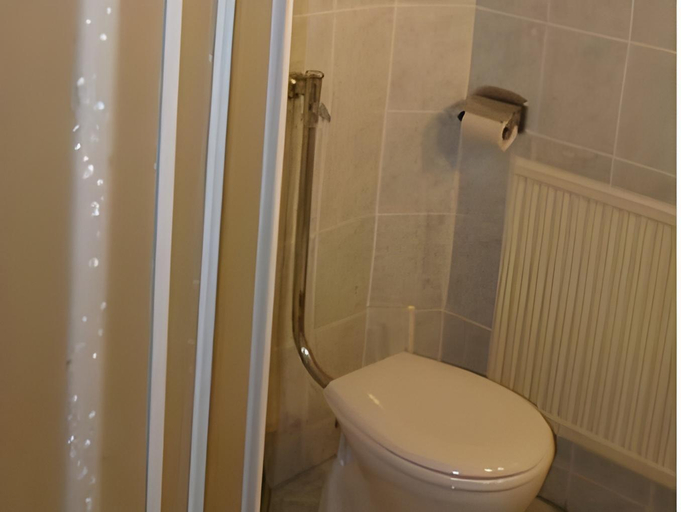 Bathroom 2, Thermal Hotel, Komárom