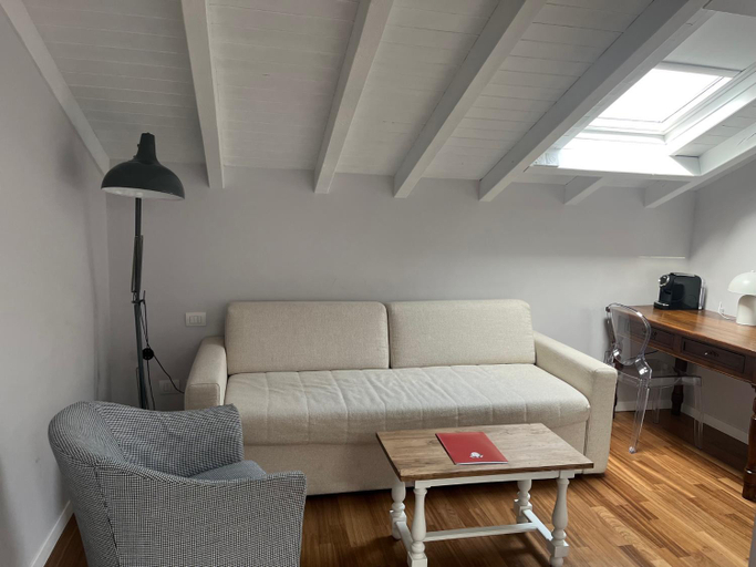 Others 5, Albergo del Duca, Como