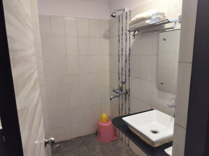 Bathroom, Goroomgo Hotel Dreamland Lataguri, Jalpaiguri