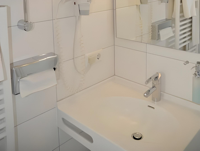 Bathroom 3, Gastehaus zur Post, Heilbronn