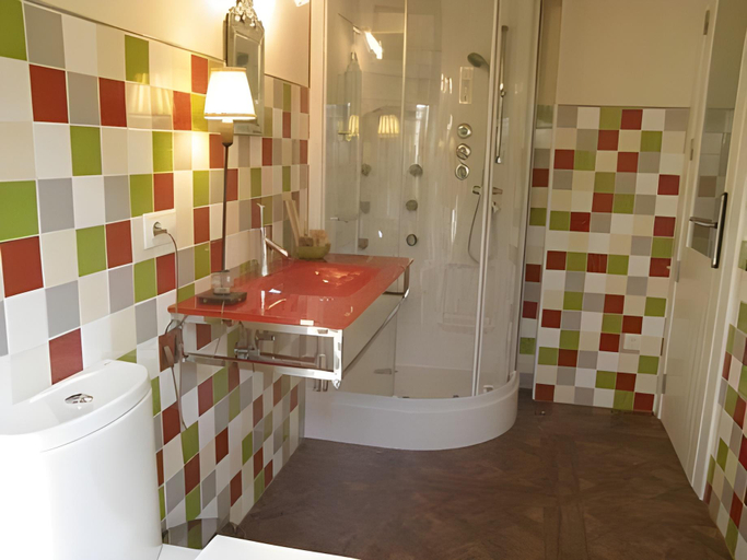 Bathroom 2, Abadia San Martin, Salamanca
