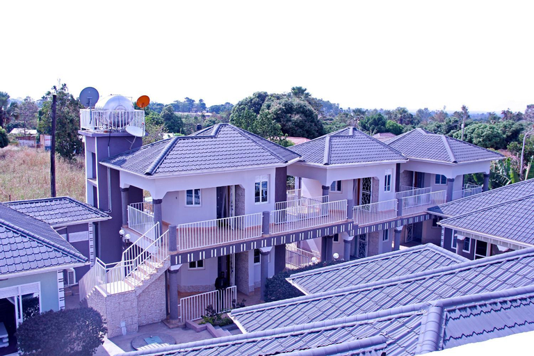 Exterior 6