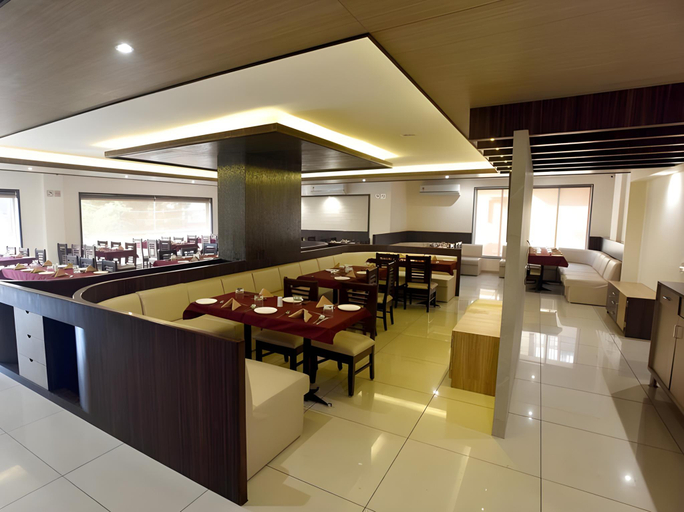 Food & Drinks, Hotel Sach Regency, Anand