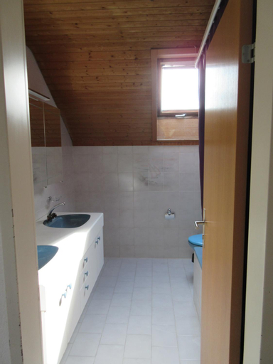 Bedroom 4, good bed Niederbipp 13, Wangen