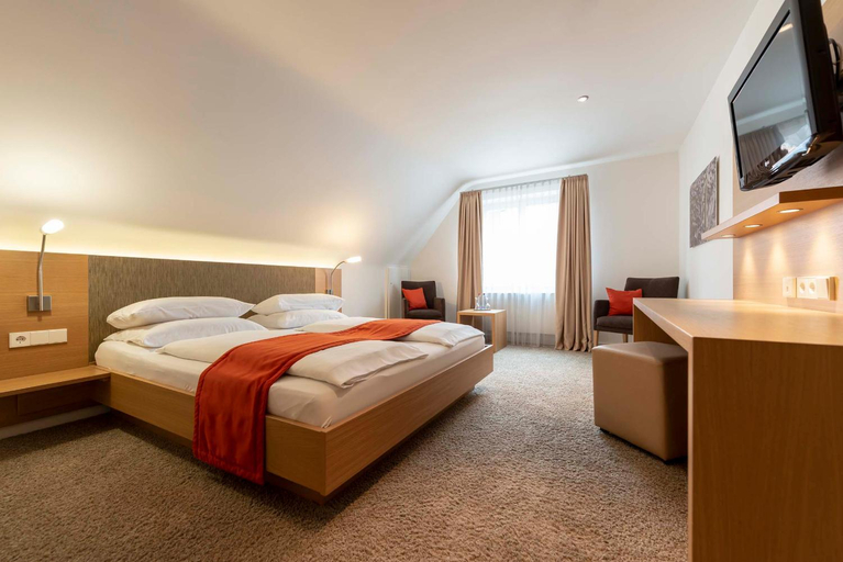 Bedroom 2, Hotel Gasthof Krone, Main-Tauber-Kreis