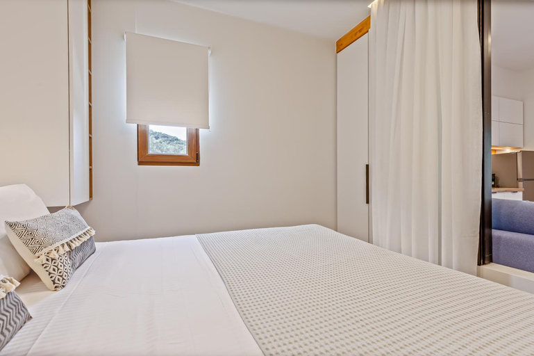 Others 2, Lola Apartments, Ionian Islands