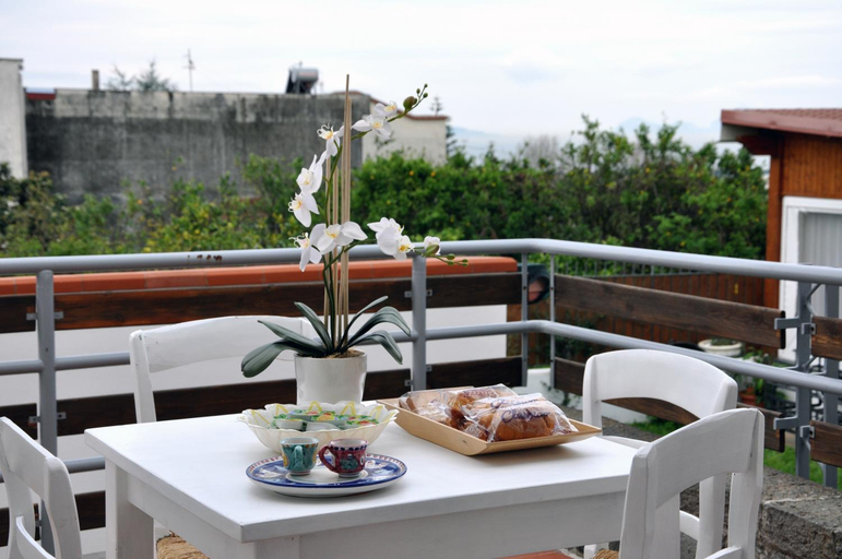 Others 2, B&B Casa di Donna, Napoli