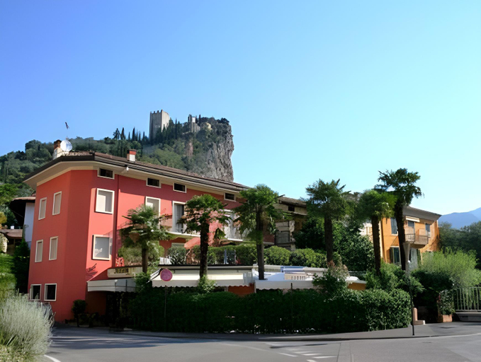 Others 3, Hotel Sole Holiday, Trento