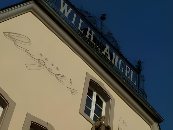 Exterior & Views 8