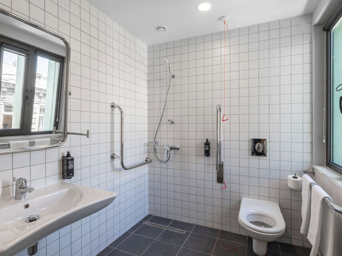 Bathroom 4, ibis budget Tbilisi Center, Tbilisi