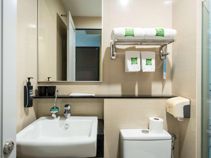 Bathroom 9