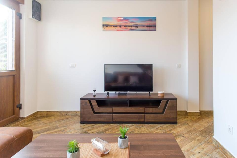 Others 3, Porto Apartments