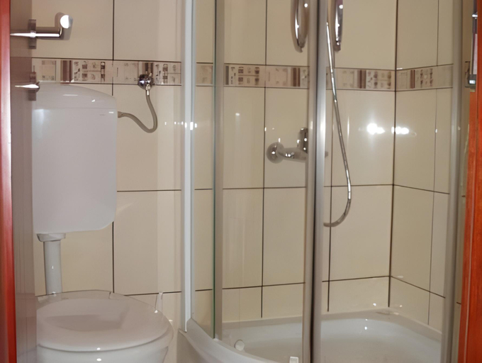 Bathroom 3, Hotel Jezero, Sarajevo