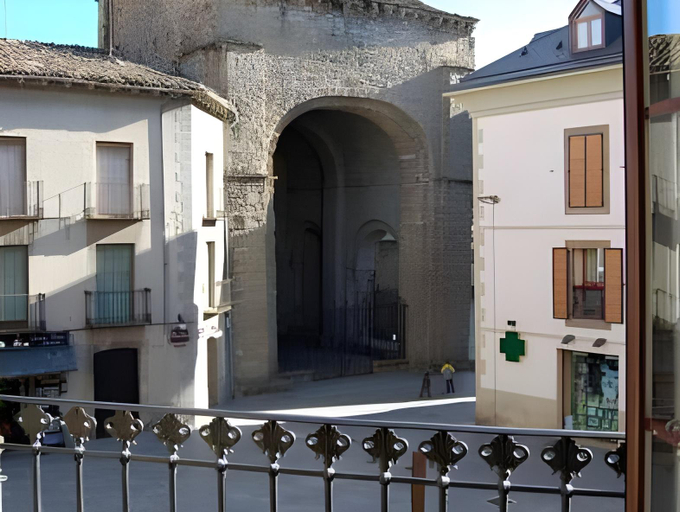 Others 5, Hostal Paris, Huesca